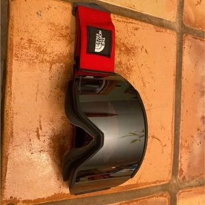 Smith x The North Face Squad Mag ChromaPop ski/snowboard goggles Magnetic Lenses